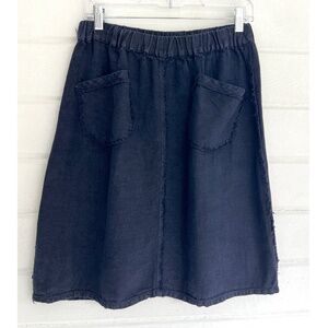 PIP-SQUEAK CHAPEAU  100% Linen Short Skirt with Front Pockets in Dark Navy- M